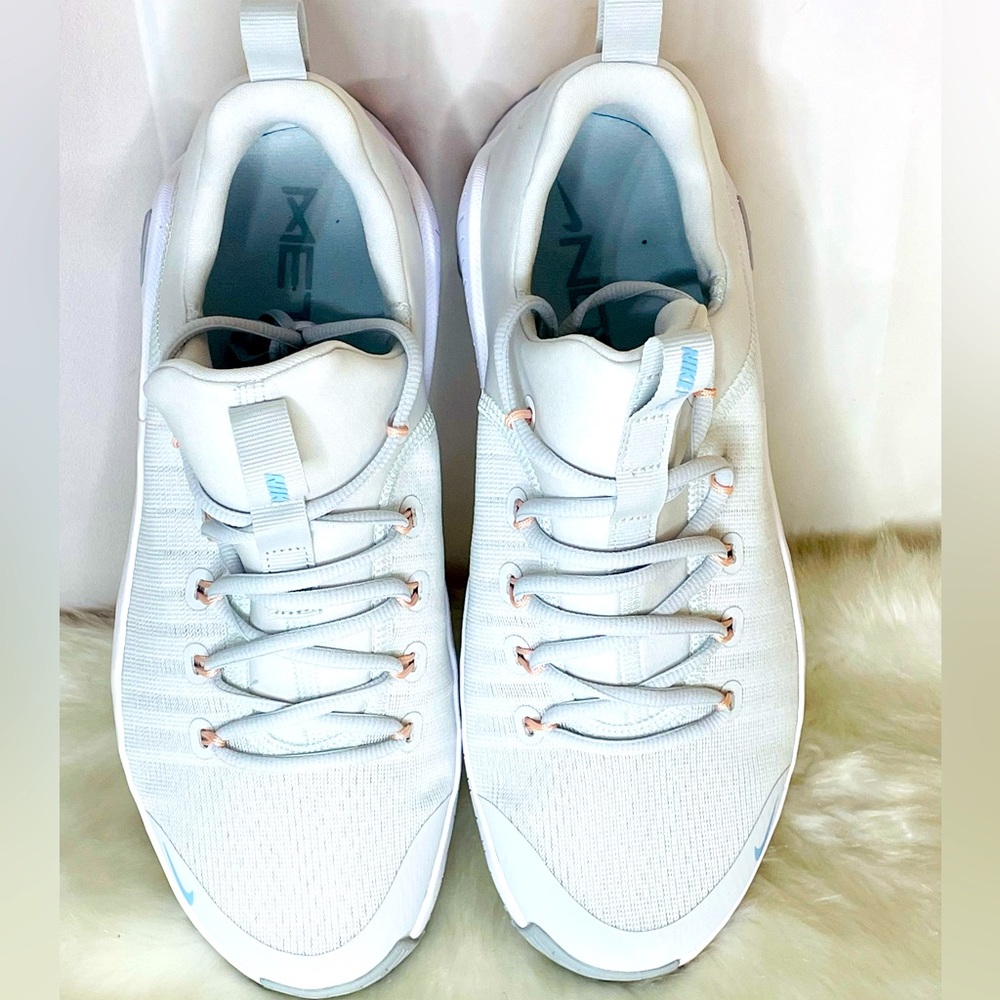 New Nike Free Metcon 6 in Photon Dust and Metallic Silver Women's size 10 - Picture 5 of 9